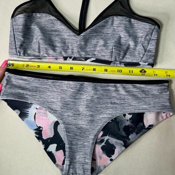 Lululemon Salty Swim Bikini 2 Piece Reversible Swim Suit UPF 50 Size 4/6 Small - Picture 8 of 15